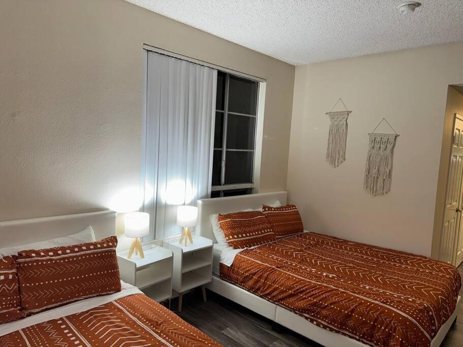Apartment Travel Haven At Miracle Mile- 110