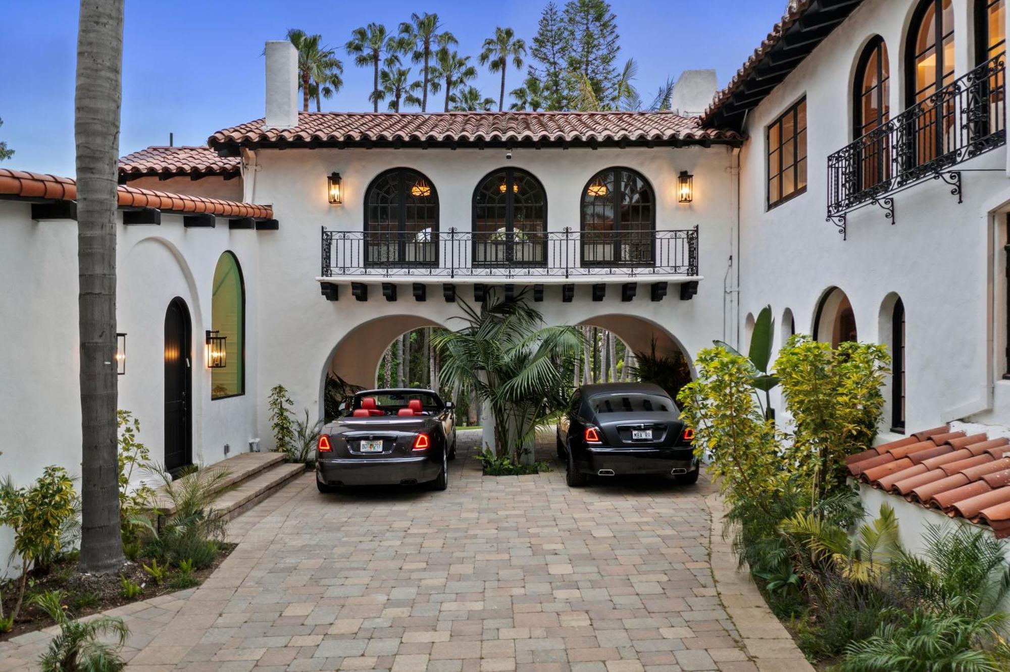 Villa Contemporary Spanish Estate In Beverly Hills *