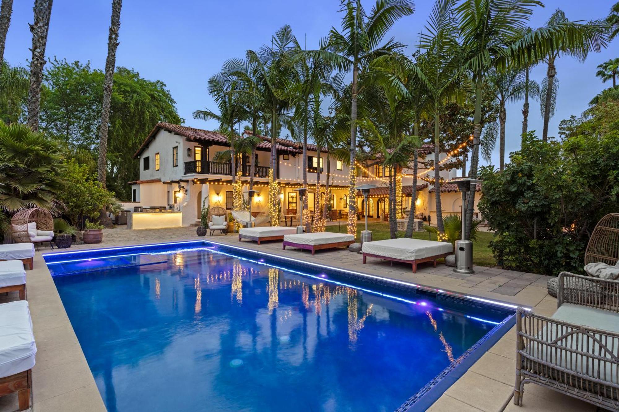 Villa Contemporary Spanish Estate In Beverly Hills *