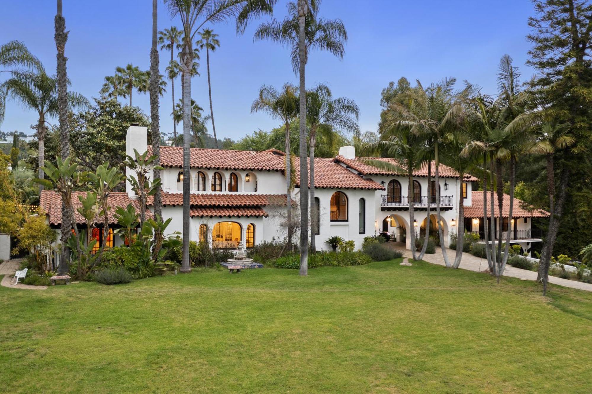 Contemporary Spanish Estate In Beverly Hills