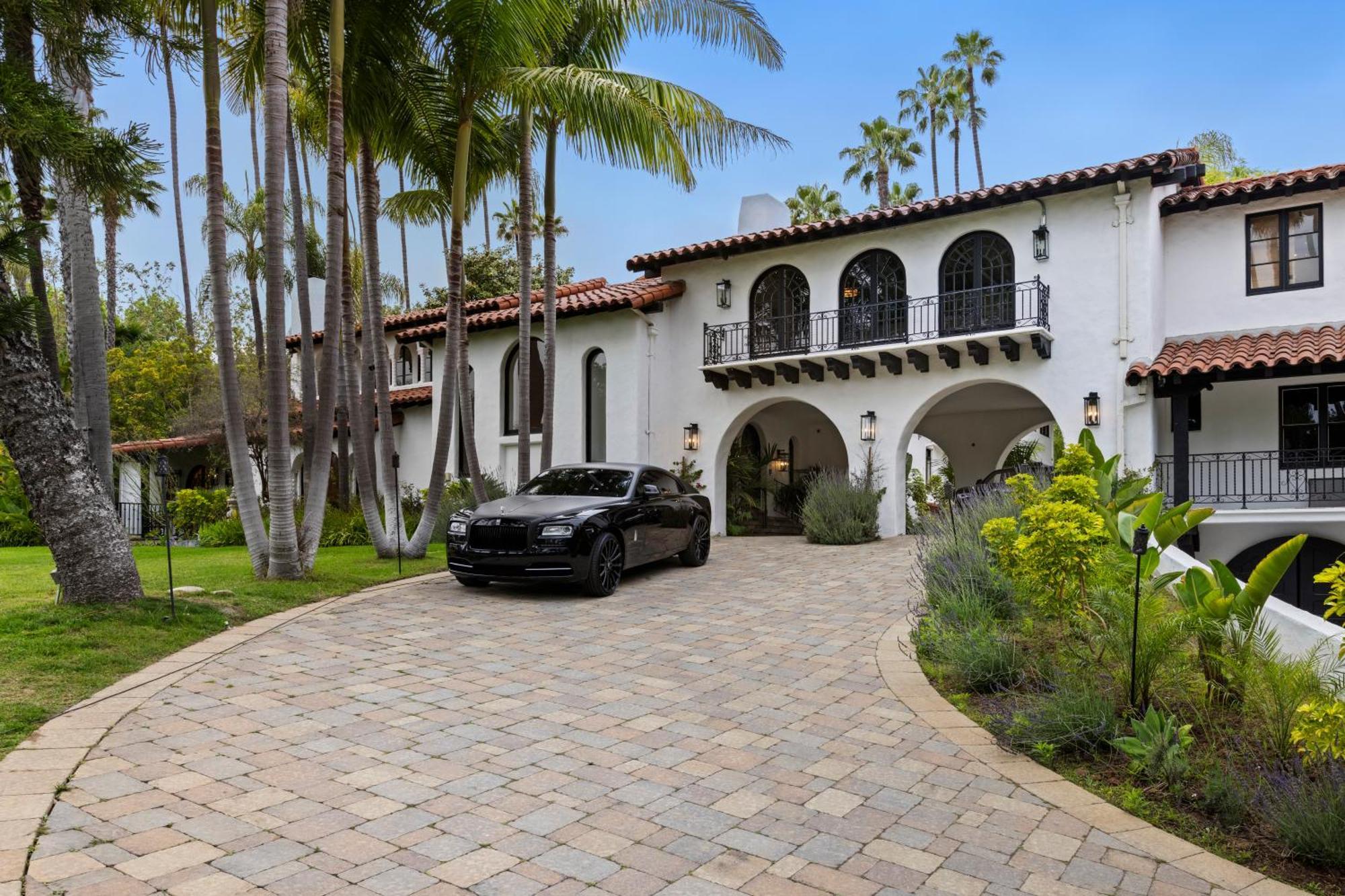 Villa Contemporary Spanish Estate In Beverly Hills *