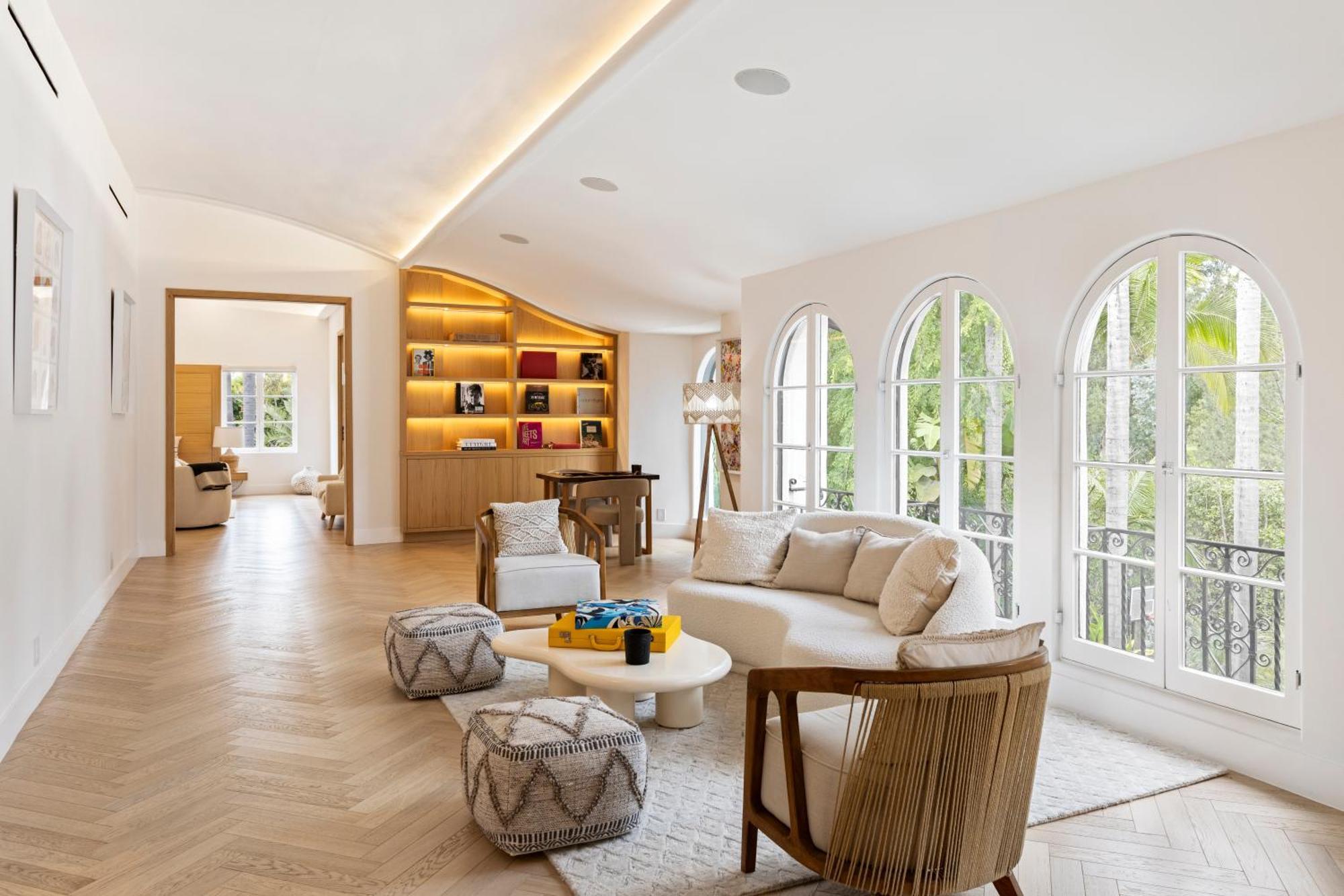 Contemporary Spanish Estate In Beverly Hills