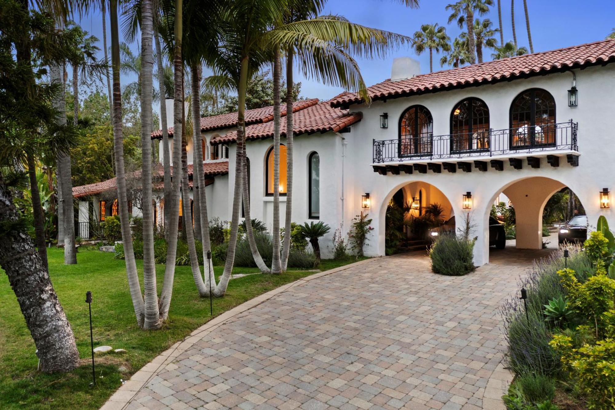 Contemporary Spanish Estate In Beverly Hills *