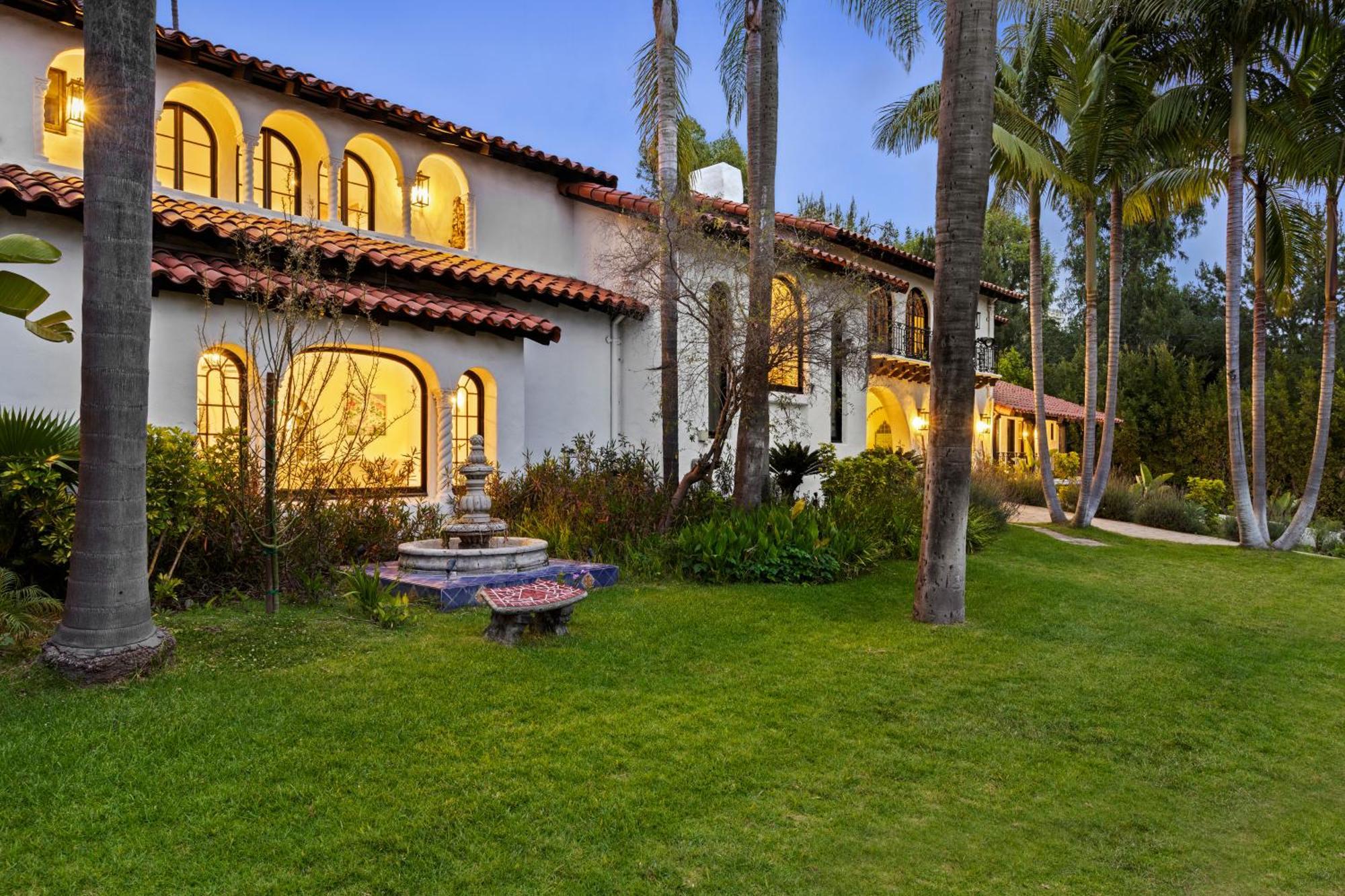 Contemporary Spanish Estate In Beverly Hills