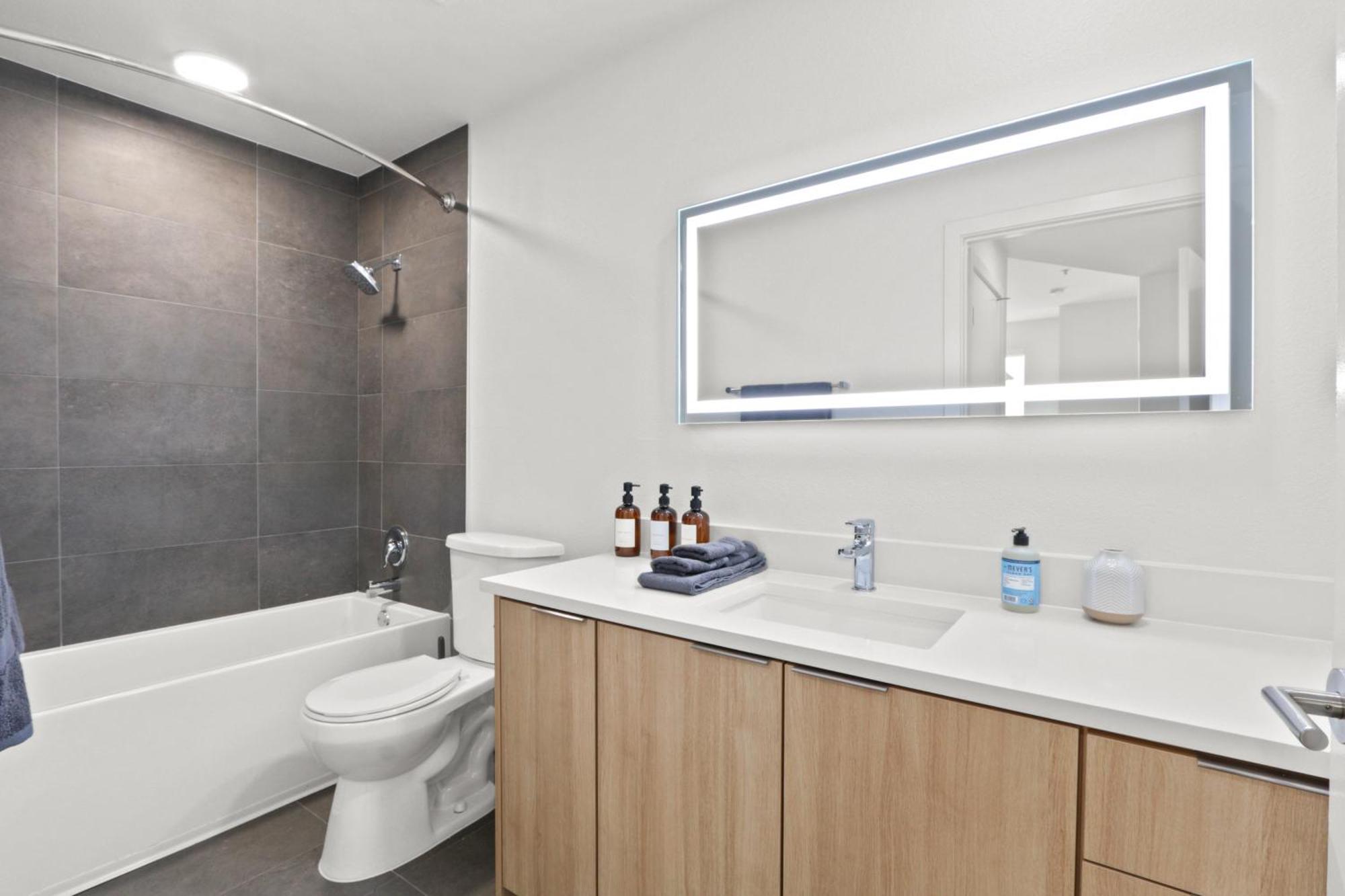 Apartamento Splendid 2br, 2ba 12 Min Walk To Sm Pier! *