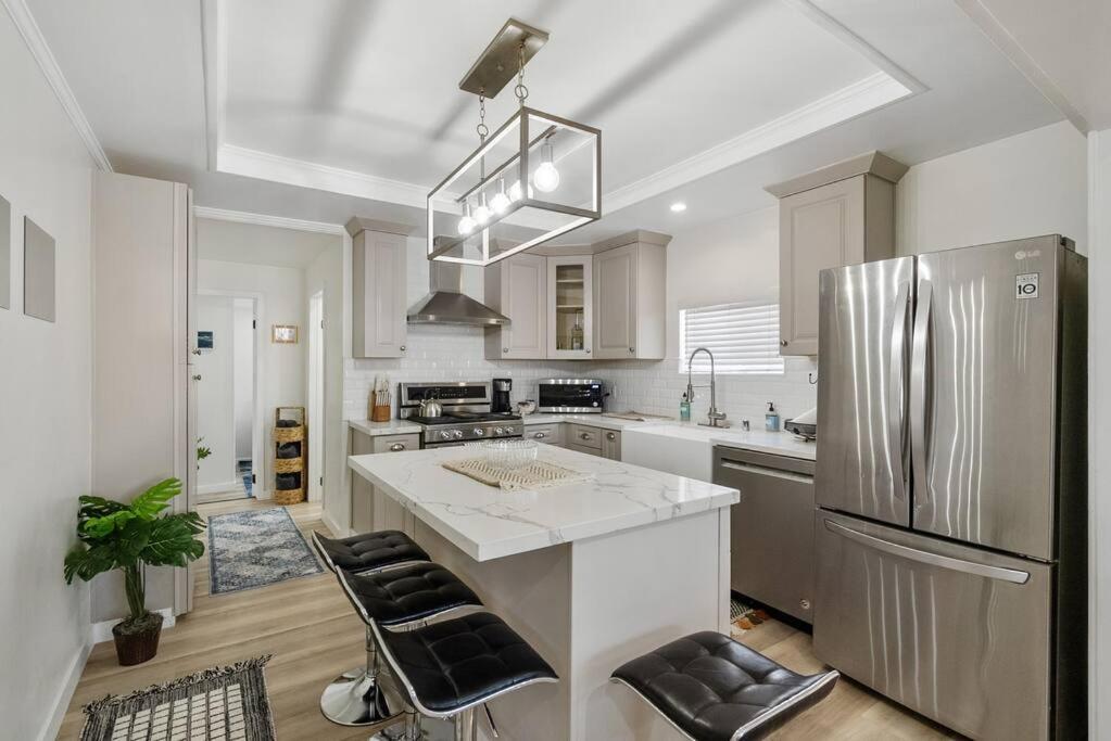 Holiday home La Hub Nearby Dodgers, Pasadena & Downtown *