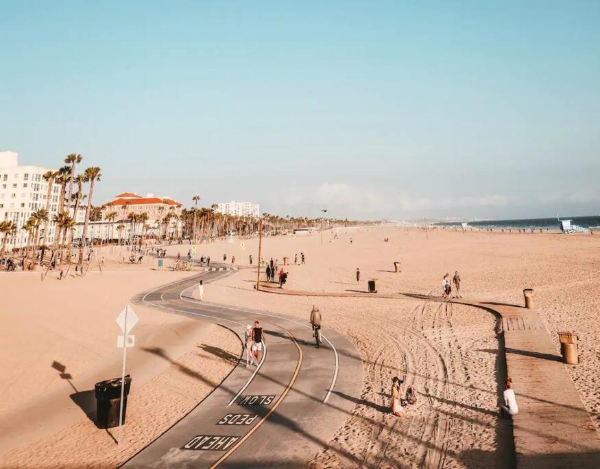 Lovely On The Promenade! Free Parking * Los Angeles