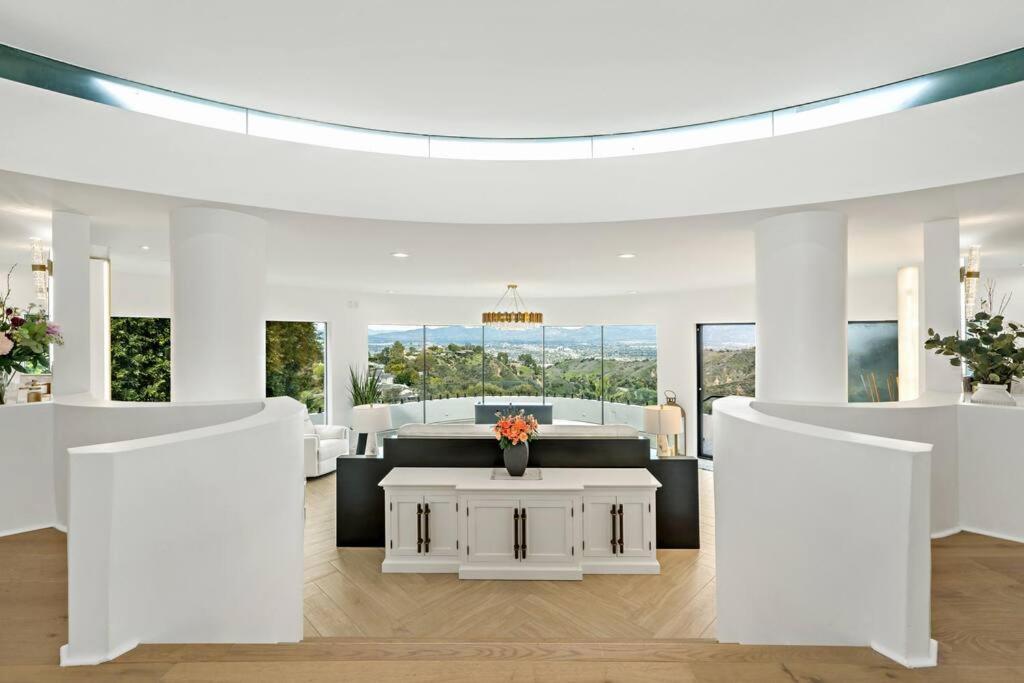 Luxury Yacht Mansion In Bel Air Pousada *