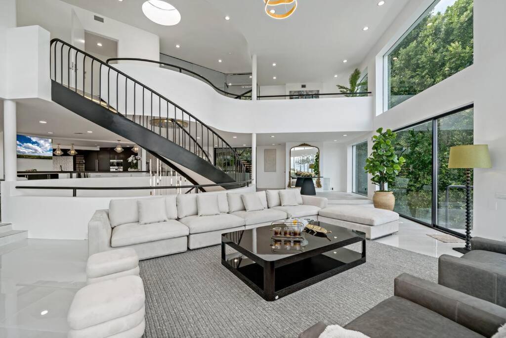 Luxury Yacht Mansion In Bel Air * Los Angeles