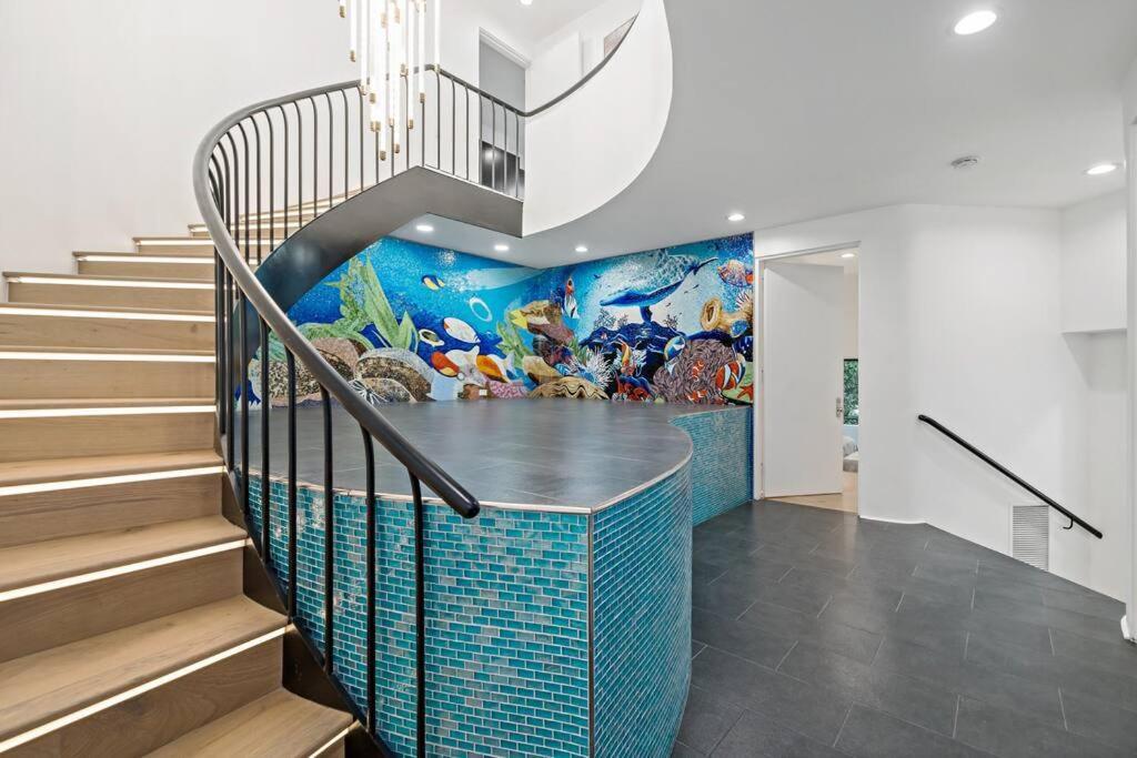 Luxury Yacht Mansion In Bel Air Pousada *
