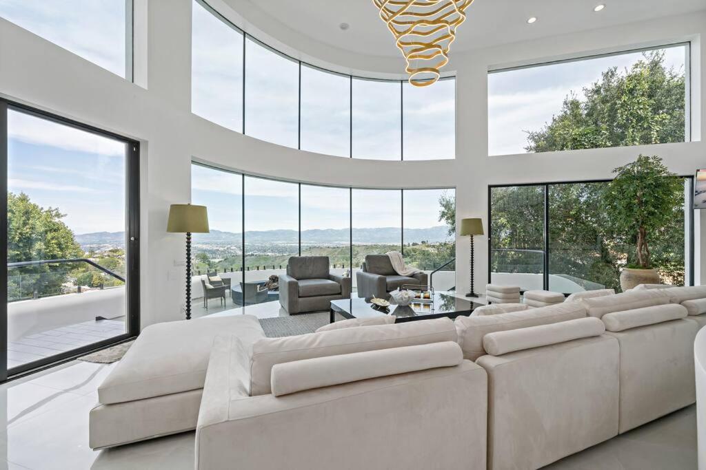 Luxury Yacht Mansion In Bel Air Pousada
