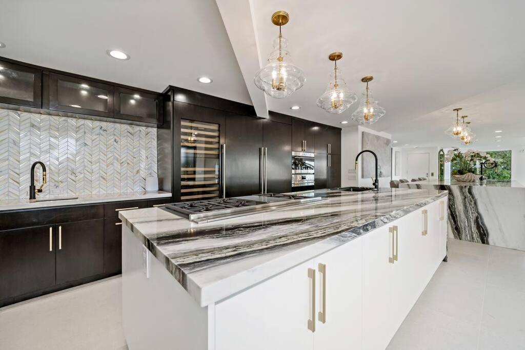 Pousada Luxury Yacht Mansion In Bel Air