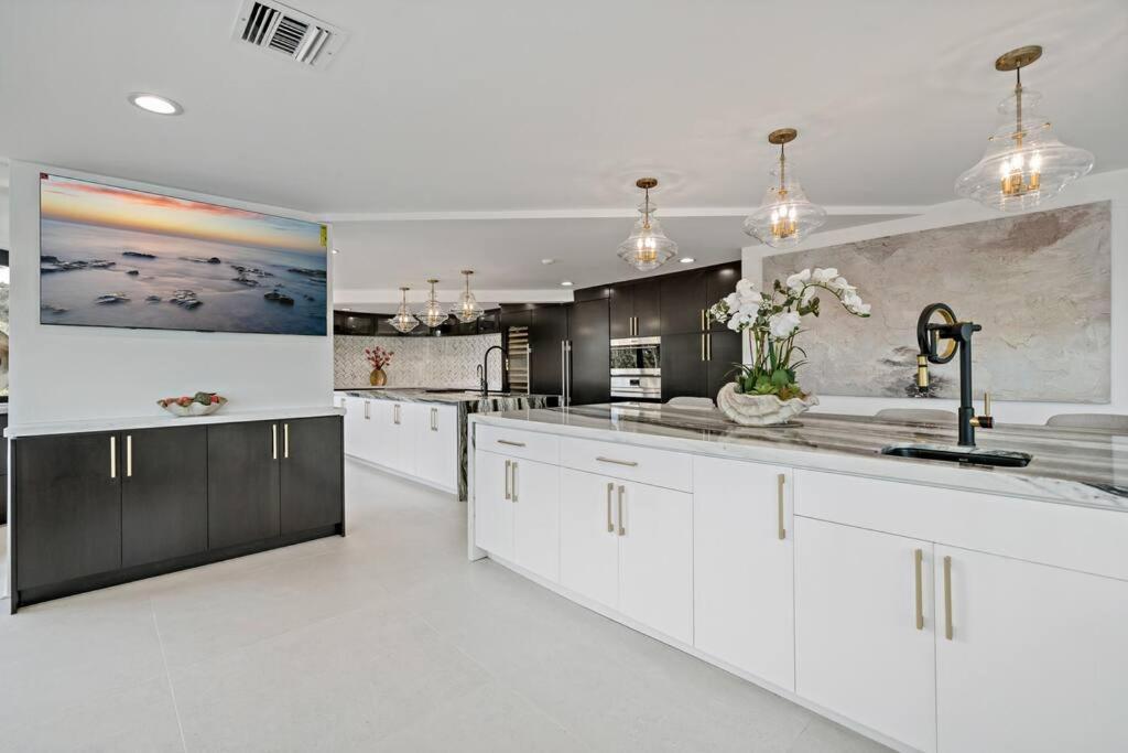 Pousada Luxury Yacht Mansion In Bel Air