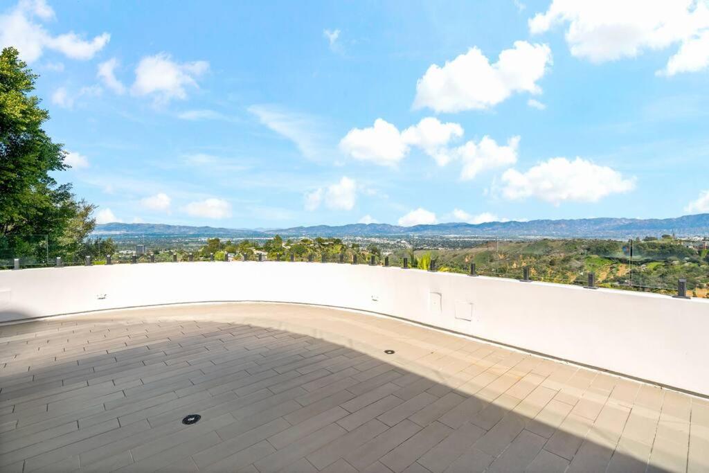 Pousada Luxury Yacht Mansion In Bel Air Los Angeles