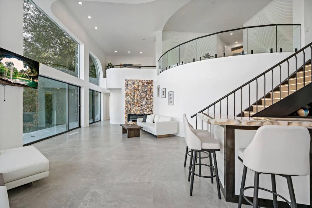 Pousada Luxury Yacht Mansion In Bel Air