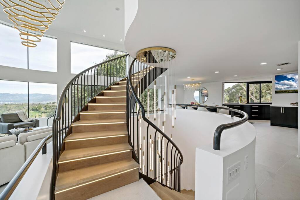 Pousada Luxury Yacht Mansion In Bel Air Los Angeles