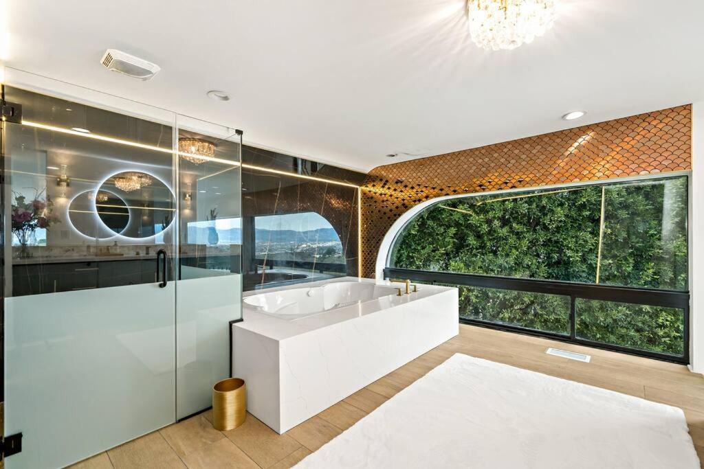 Luxury Yacht Mansion In Bel Air Pousada Los Angeles