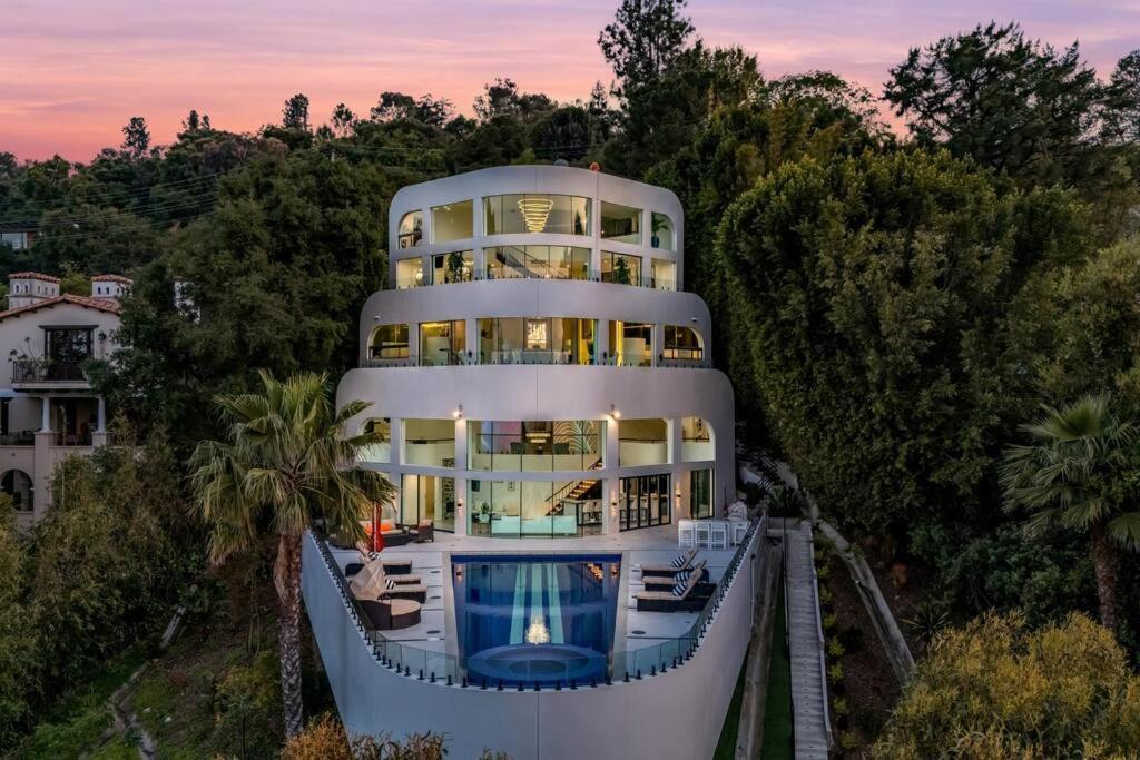 Luxury Yacht Mansion In Bel Air Pousada