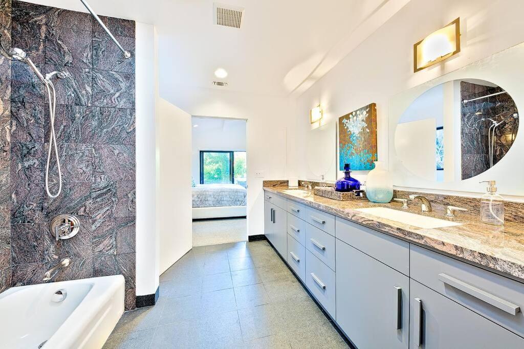 Casa Royal Beverly Hills