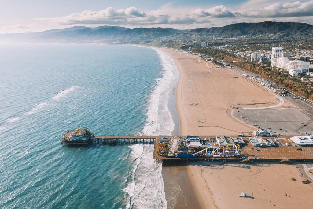 Beachfront Bliss Spacious 2br In Santa Monica Apartment Los Angeles