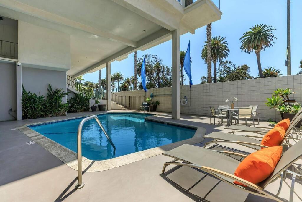 Beachfront Bliss Spacious 2br In Santa Monica