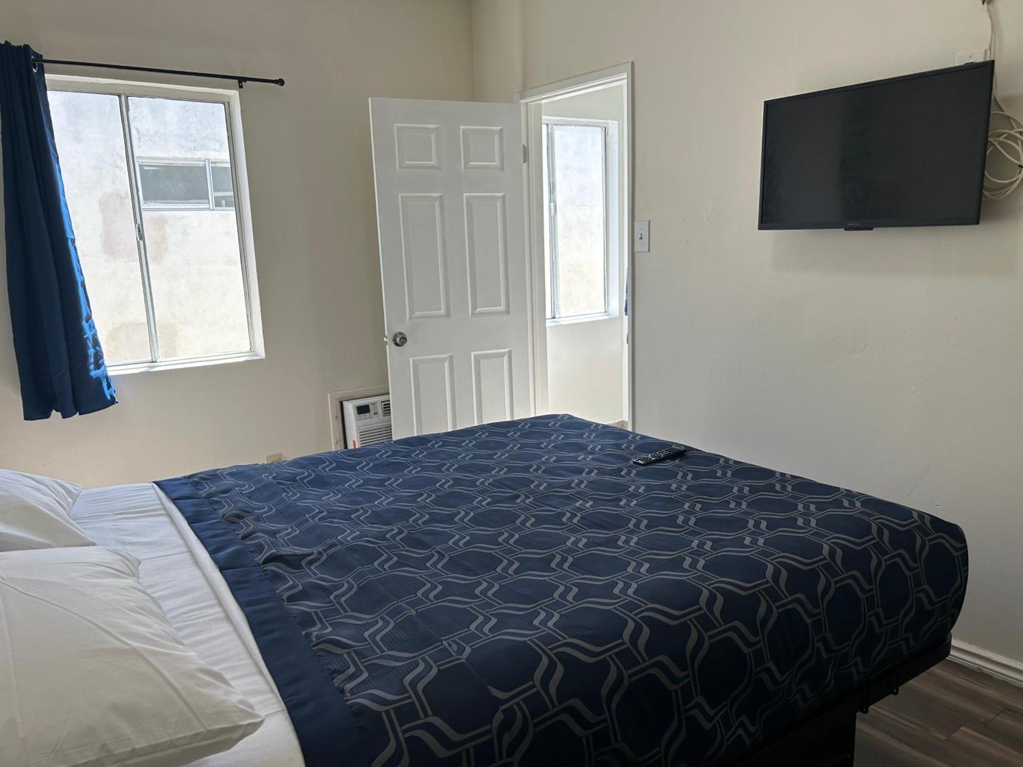 Motel Budget Hollywood 2*