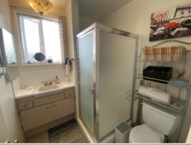 In Beverly Hills - Private Bedroom & Bath For Female Only - Near Beverly Center, Cedars Sinai Hospital, The Grove *