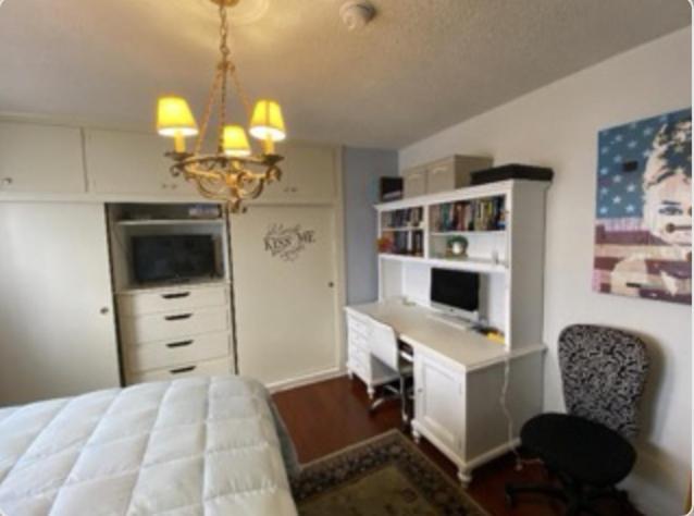 In Beverly Hills - Private Bedroom & Bath For Female Only - Near Beverly Center, Cedars Sinai Hospital, The Grove * Los Angeles