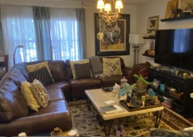 In Beverly Hills - Private Bedroom & Bath For Female Only - Near Beverly Center, Cedars Sinai Hospital, The Grove Homestay Los Angeles