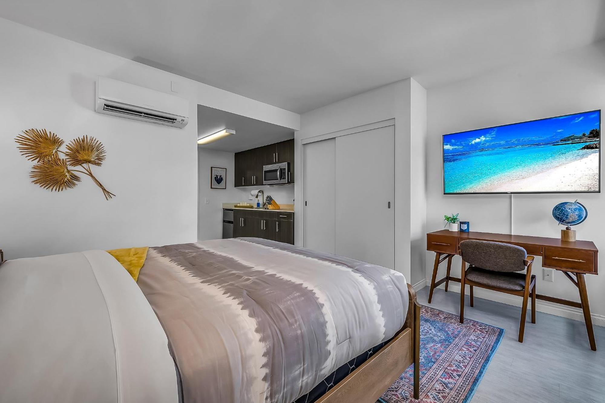 Promenade Apartment Los Angeles