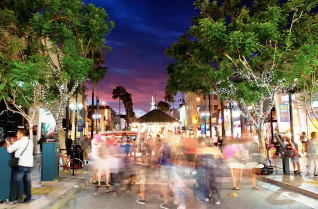 Heart Of Santa Monica 2 Bedroom 2 Bath *
