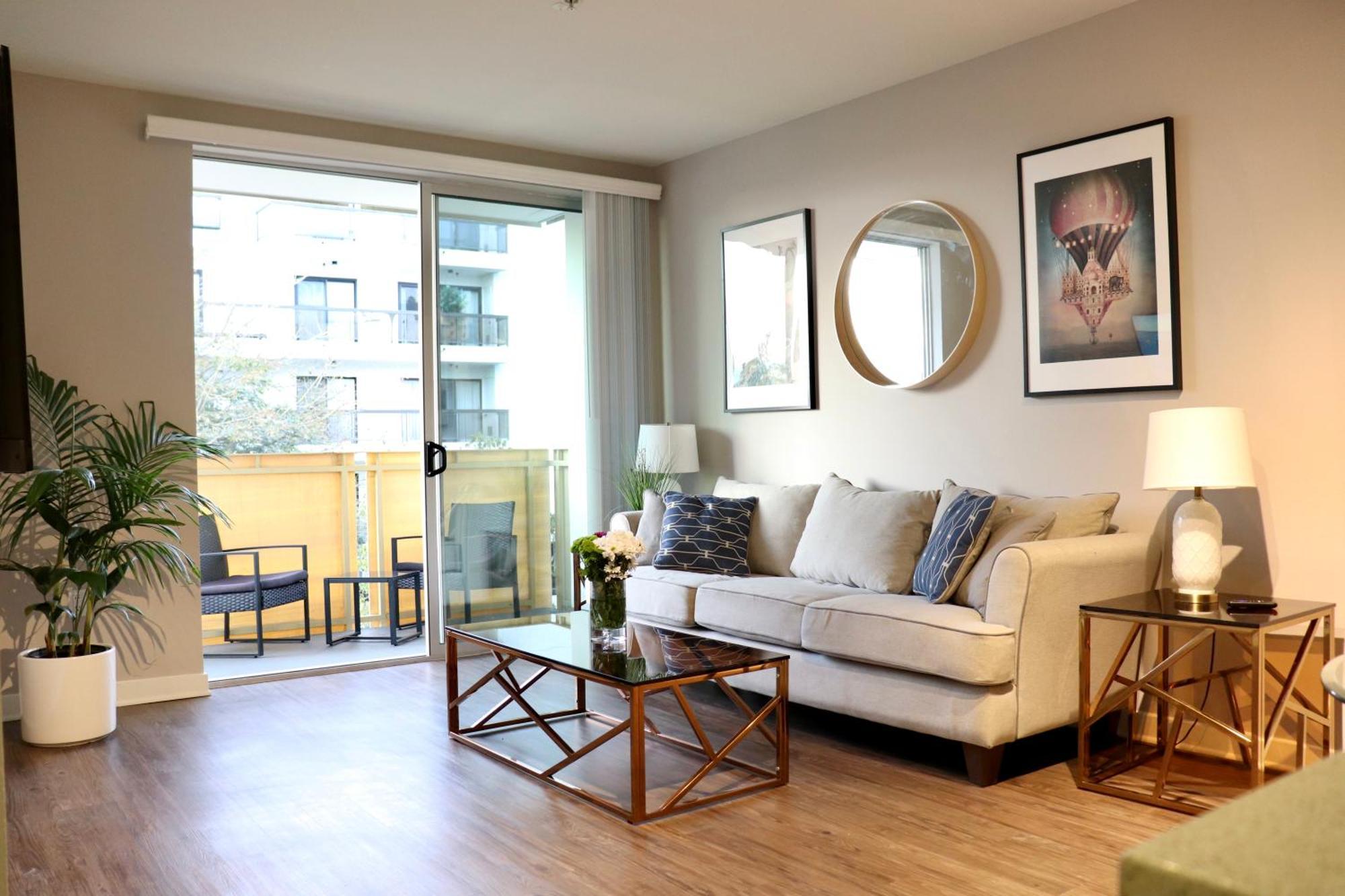 Heart Of Santa Monica 2 Bedroom 2 Bath *