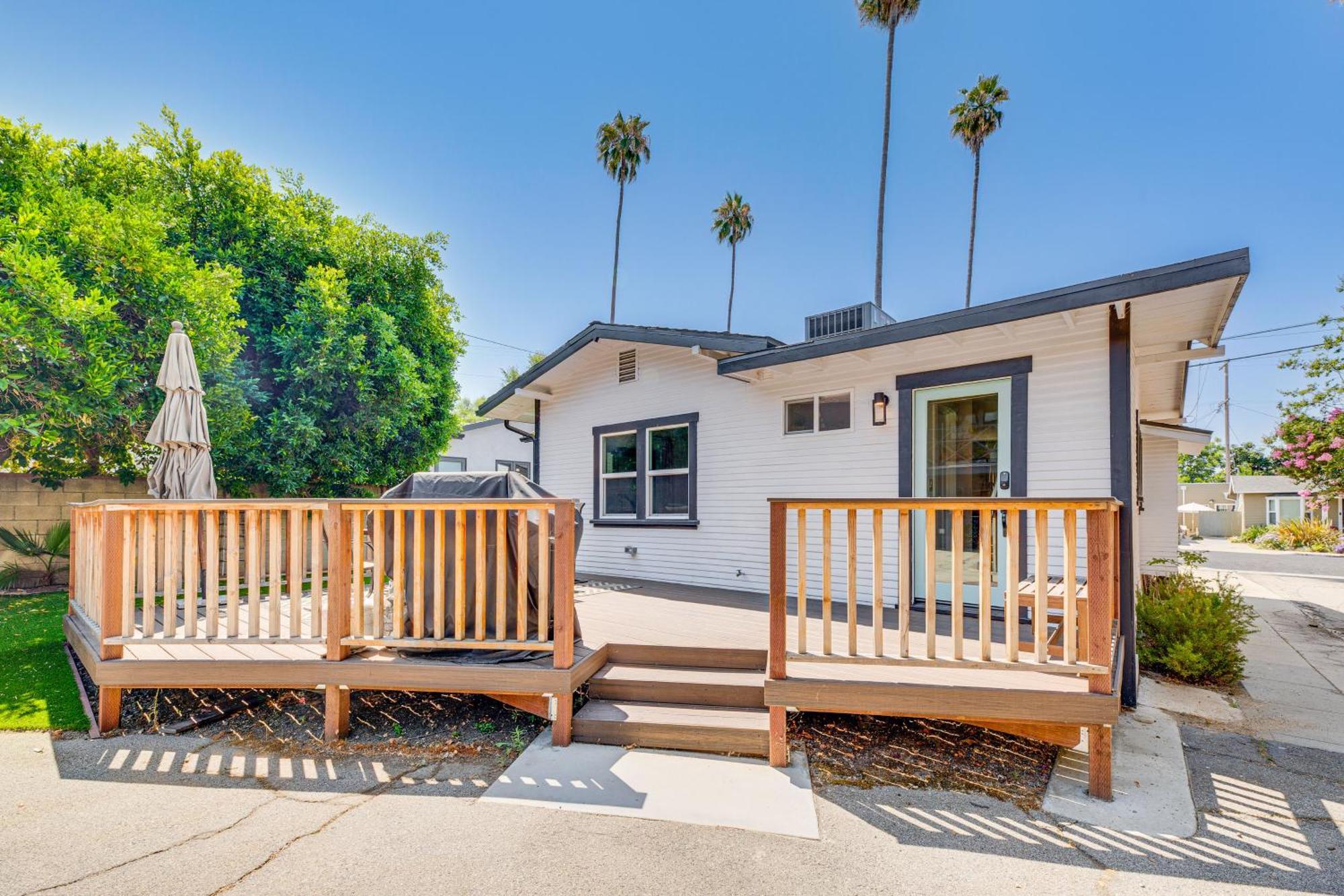 Angeles Family With Deck About 7 Mi To Downtown Holiday home