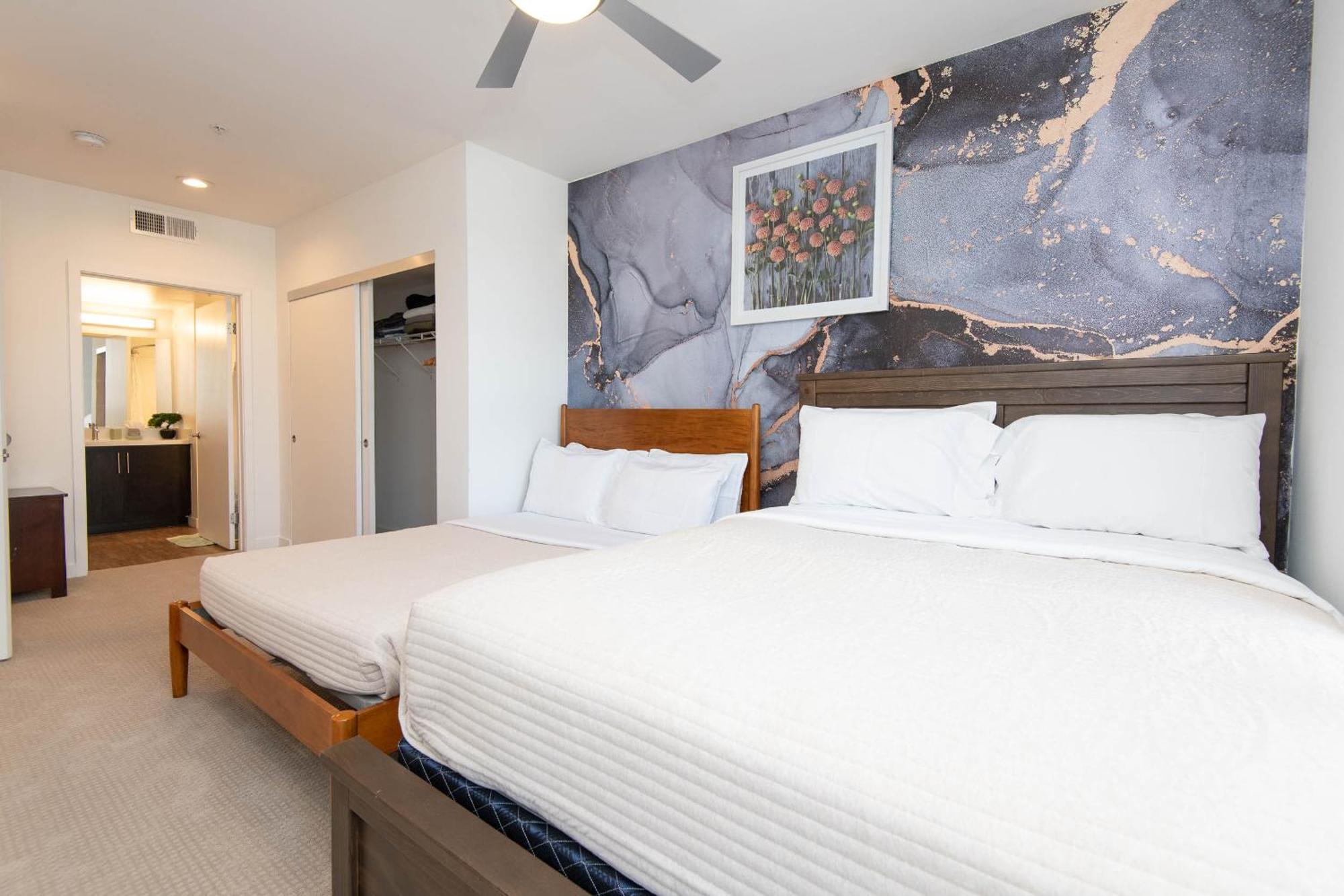 Two Bedroom In Hollywood!