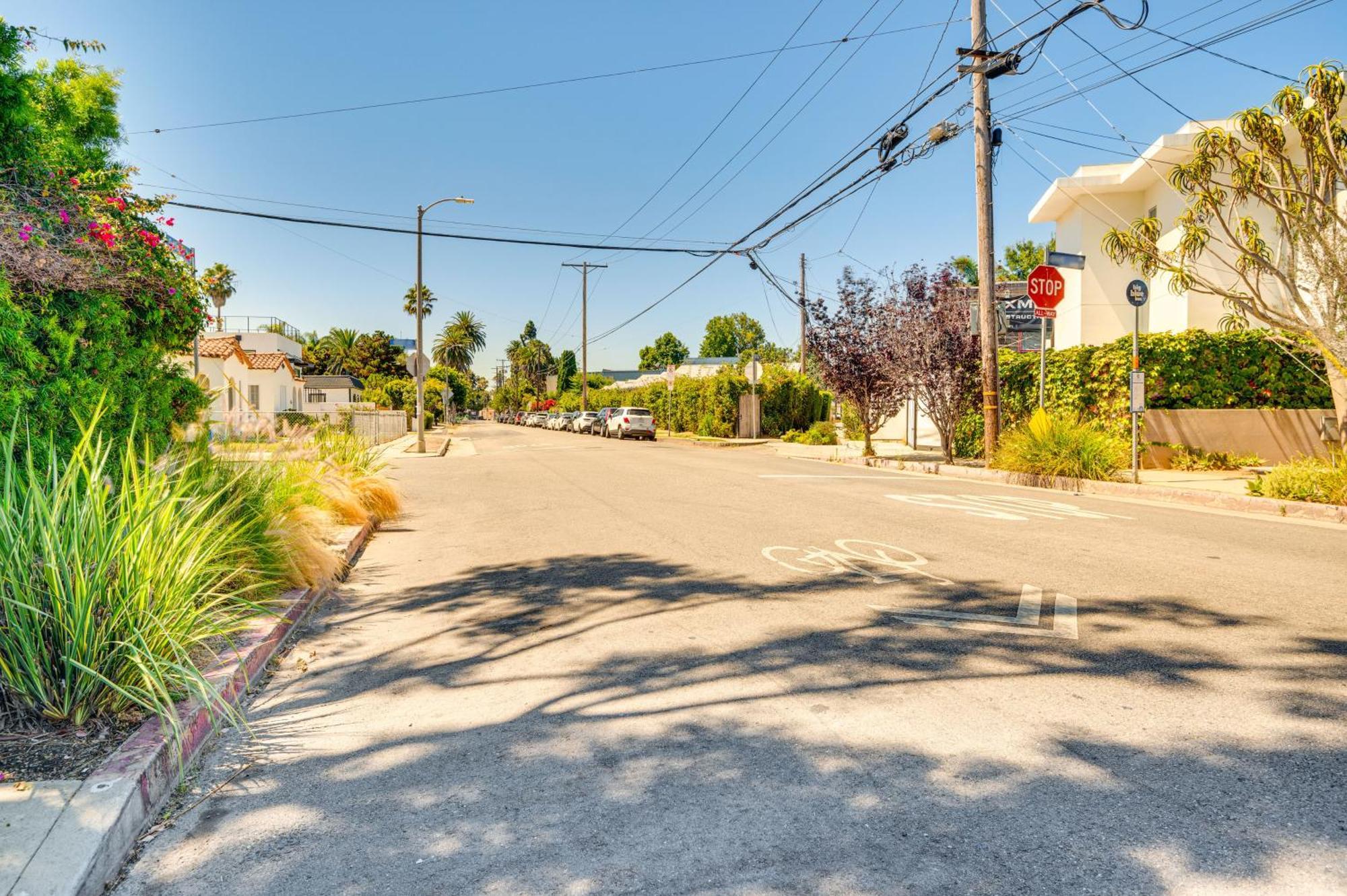 Quiet Less Than 1 Mi To Venice And Boardwalk!