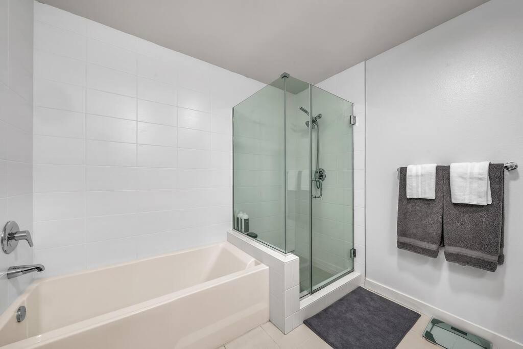 Modern & Chic In Heart Of Downtown Santa Monica Los Angeles