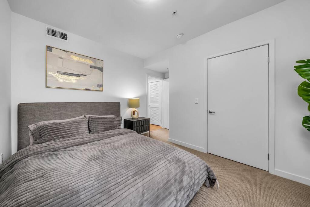 Apartment Modern & Chic In Heart Of Downtown Santa Monica *