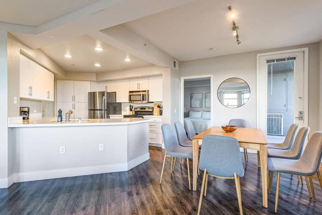 Spacious 3bdr & 2bth In Sm - 5-7 Mins To The * Los Angeles