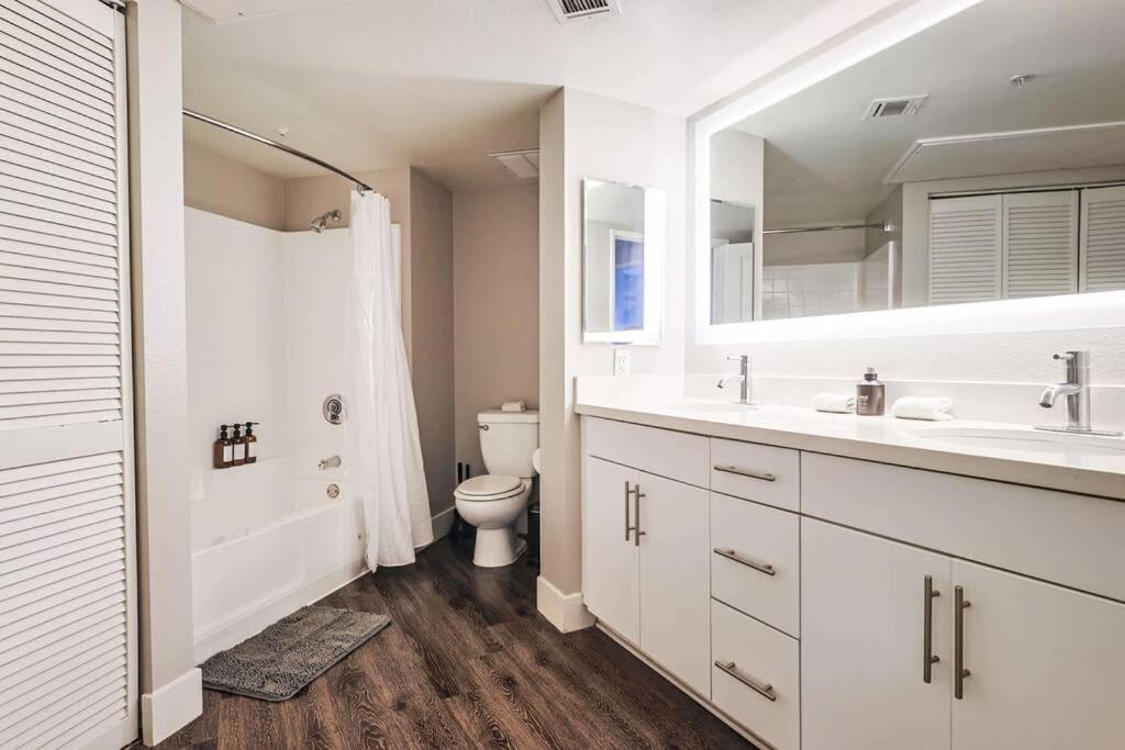 Spacious 3bdr & 2bth In Sm - 5-7 Mins To The * Los Angeles
