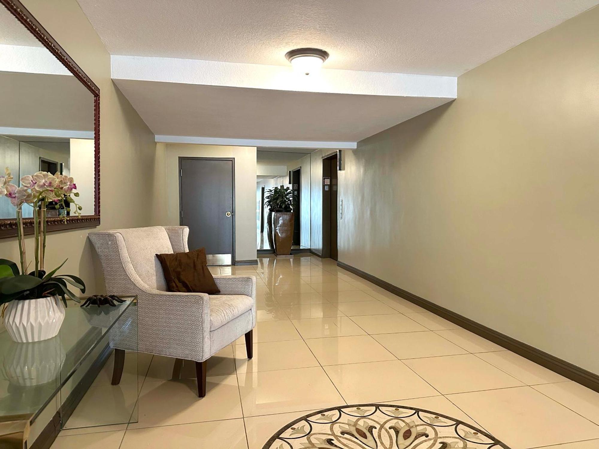 1 Bd Near Sunset Blvd Angeles