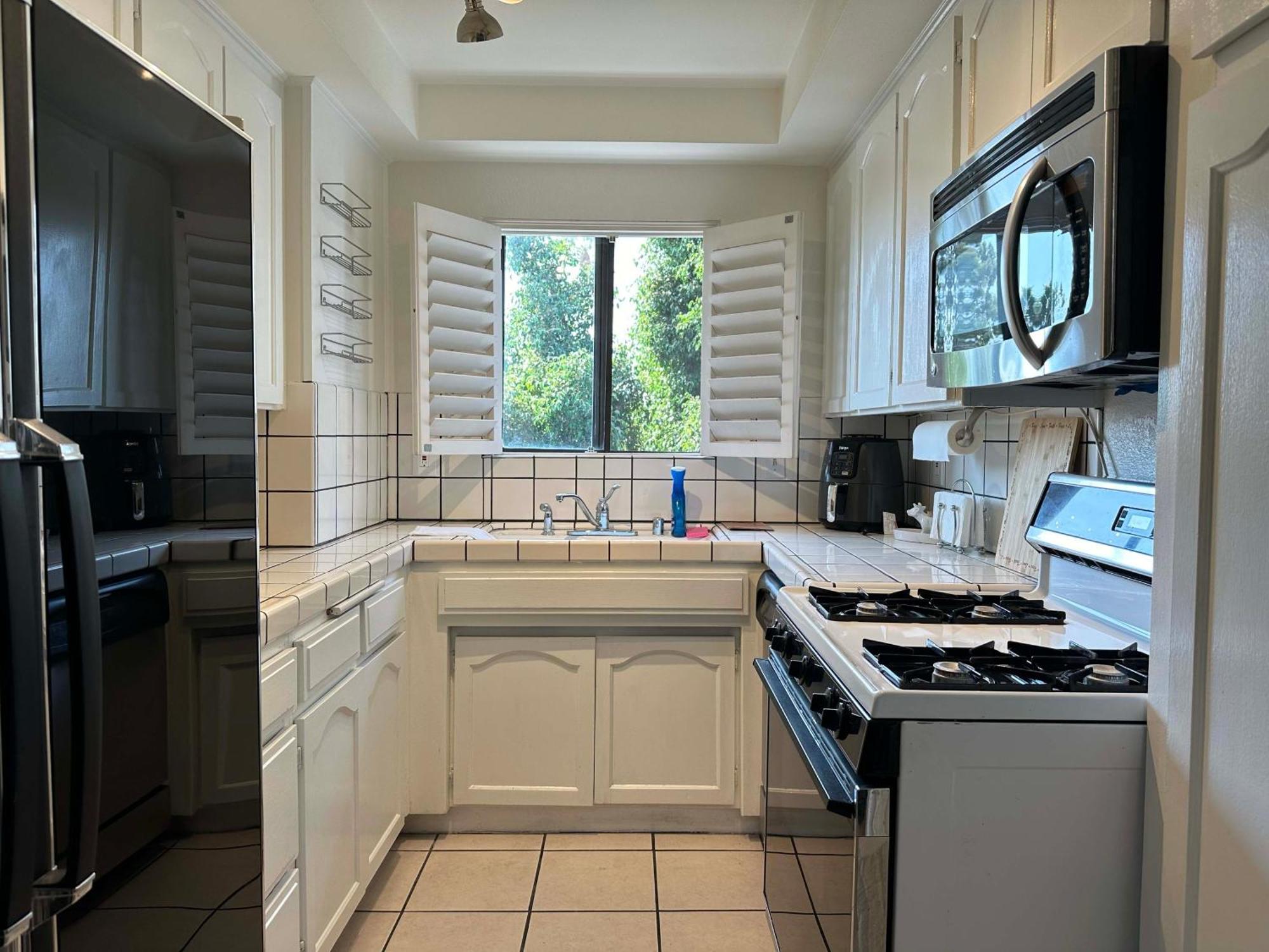 1 Bd Near Sunset Blvd Angeles
