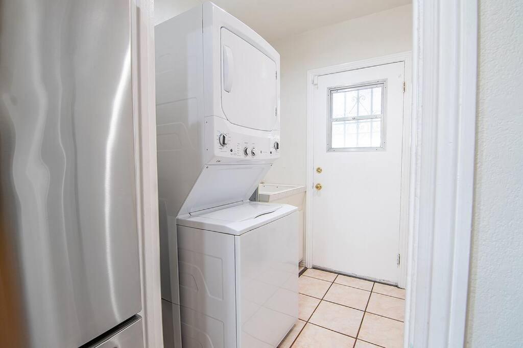 Updated 3-bedroom La With Backyard, Bbq & Family-friendly Amenities Los Angeles