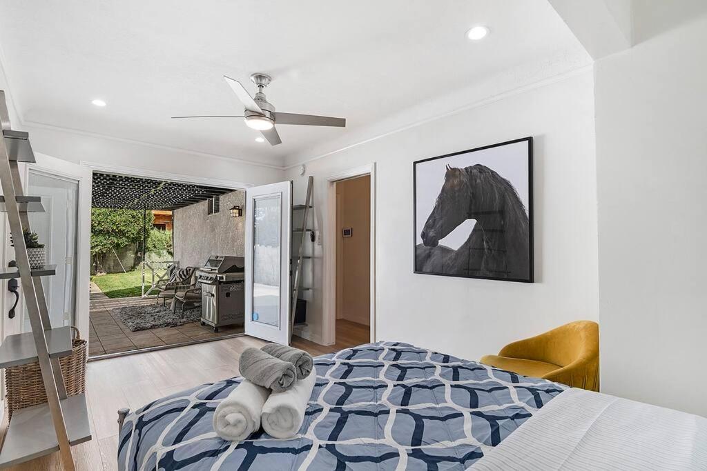 Updated 3-bedroom La With Backyard, Bbq & Family-friendly Amenities Los Angeles