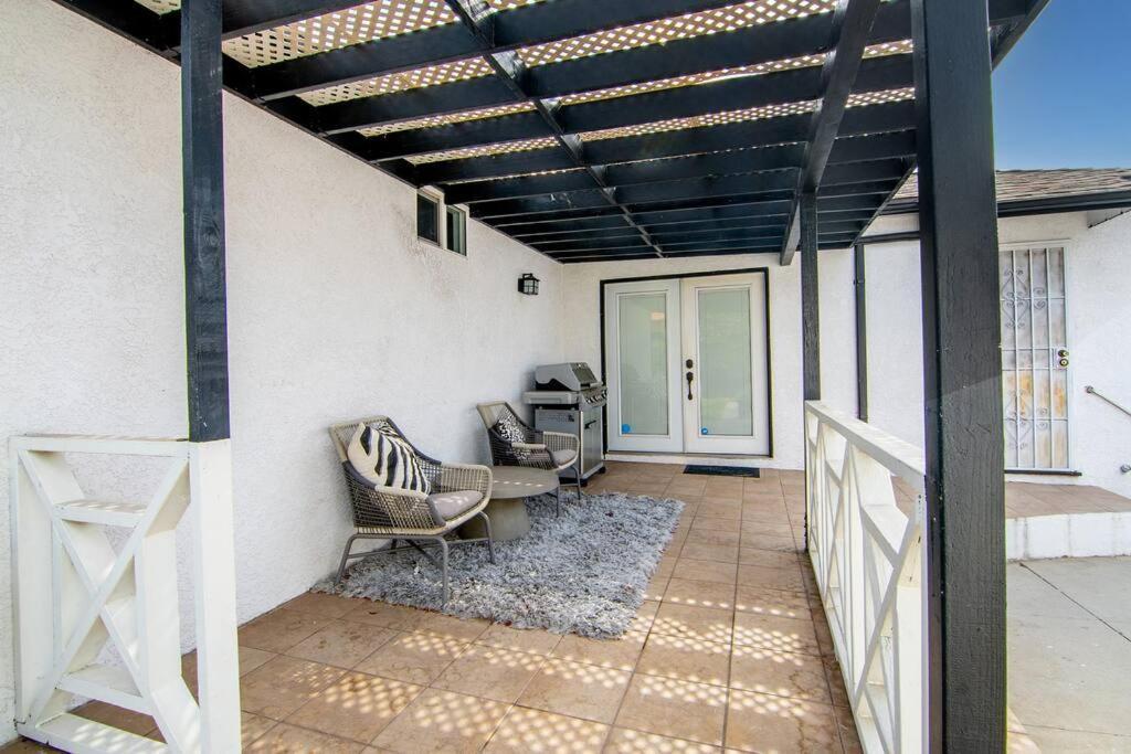 Updated 3-bedroom La With Backyard, Bbq & Family-friendly Amenities Holiday home Los Angeles