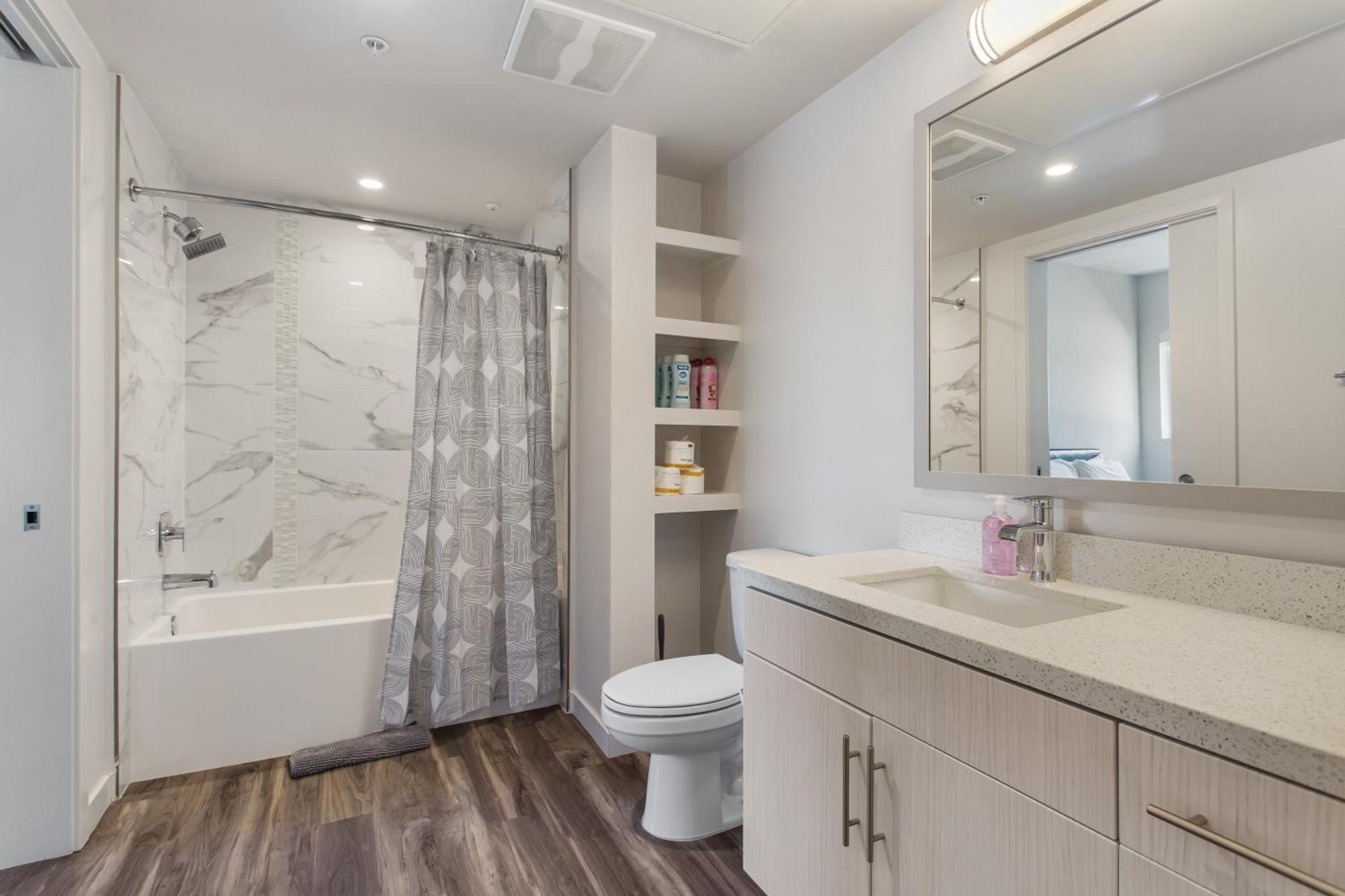 Luxury 2 Bedroom At The Heart Of Melrose Boulevard