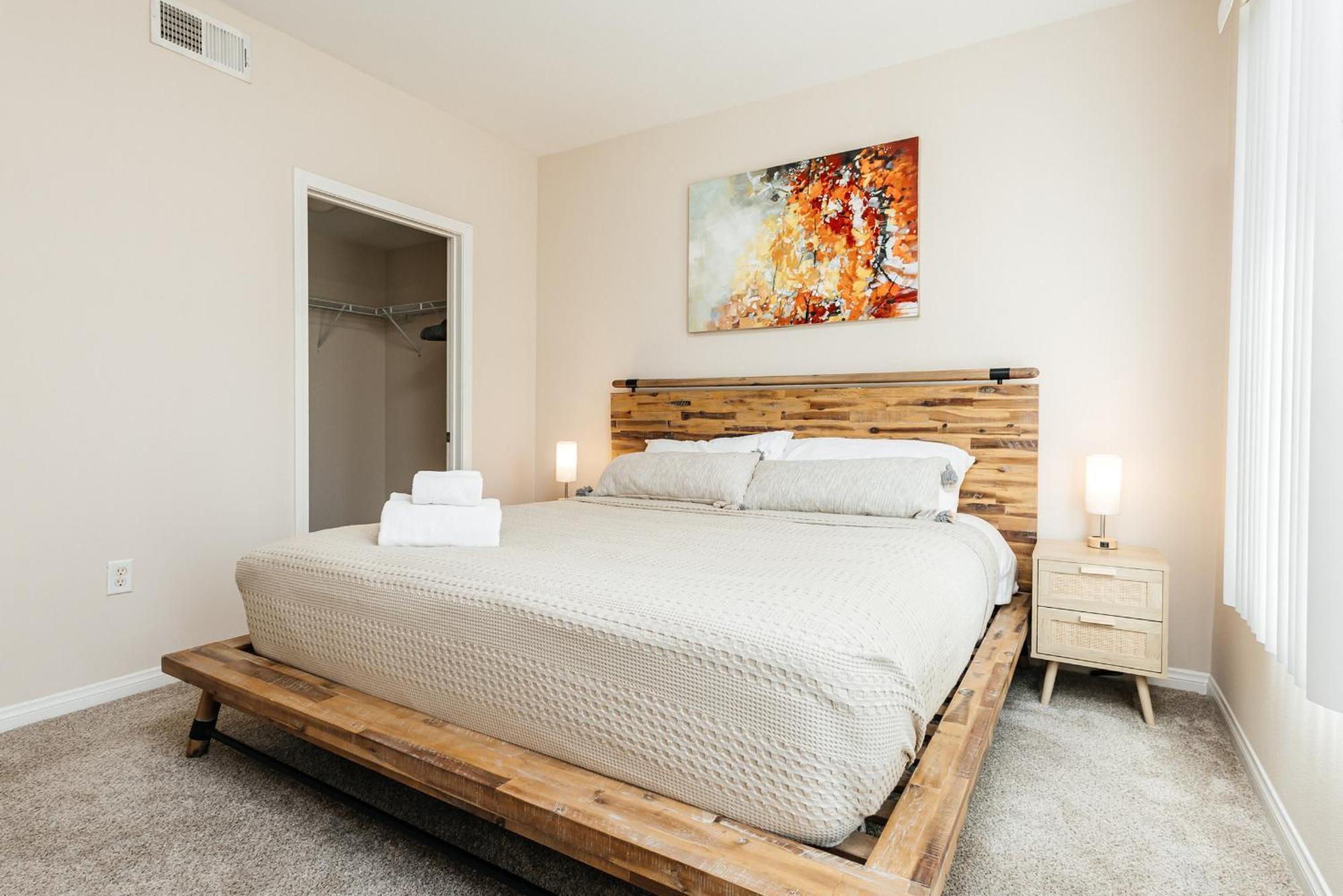 Luxury One Bedroom Minutes From The Grove *