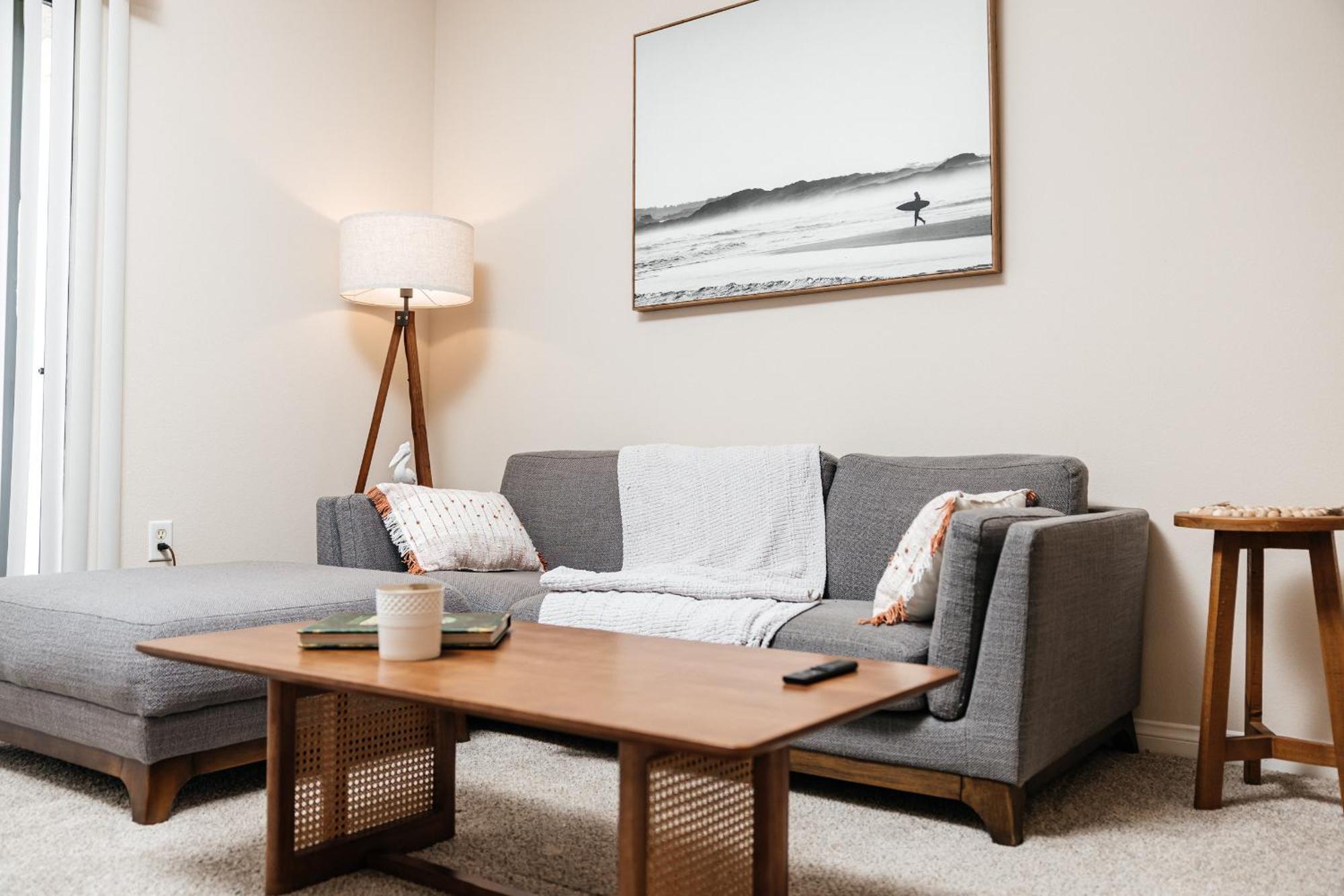 Apartment Luxury One Bedroom Minutes From The Grove *