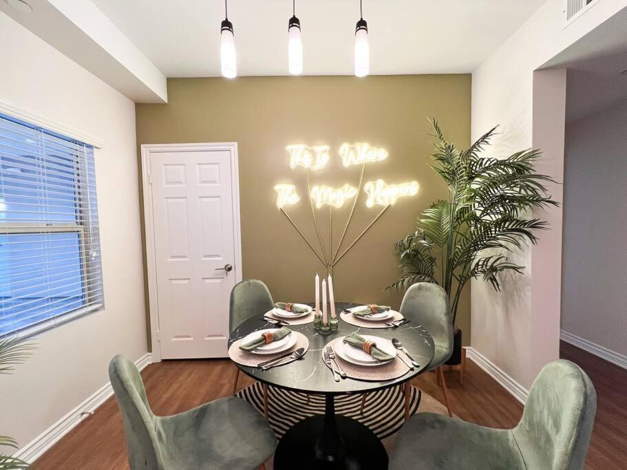 2 Bd 2 Ba In The Heart Of Encino 104 Apartment Los Angeles