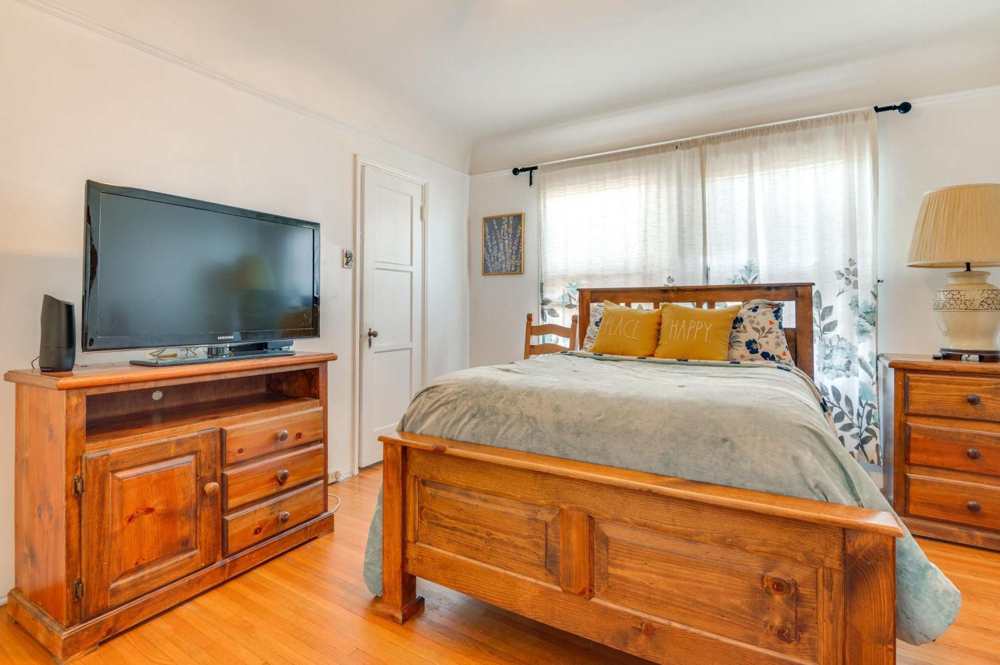 Holiday home 5 Mi To Sofi Stadium Charming Family Home!