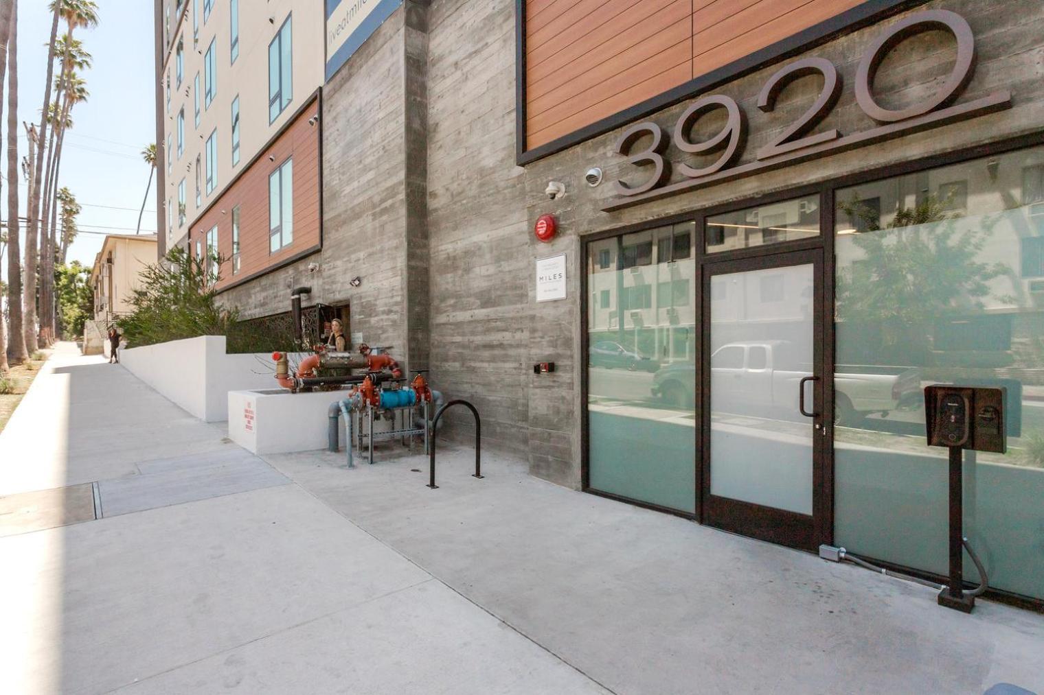 Blueground Koreatown Sundeck Wd Near Metro Lax-1227 Los Angeles